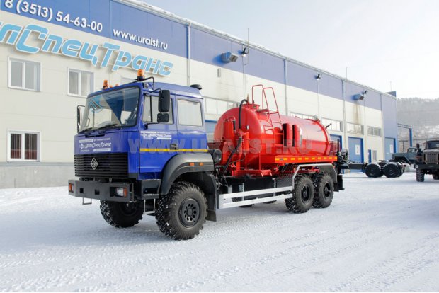 Автоцистерна нефтепромысловая АКН-10