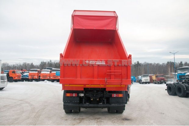 Самосвал Урал-NEXT 4320-72Е5 с задней разгрузкой