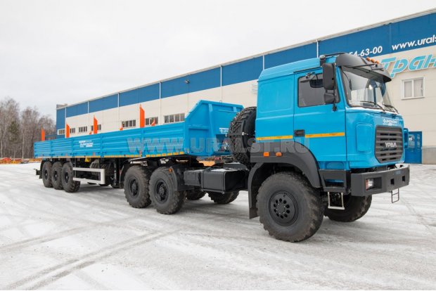 Автопоезд Седельный тягач Урал 44202-3511-82Е5 + ППБ 30Б-31-12К