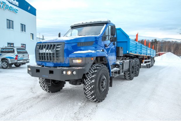 Автопоезд Седельный тягач Урал NEXT 44202-5311-74Е5 + ППБ 30Б-31-12К