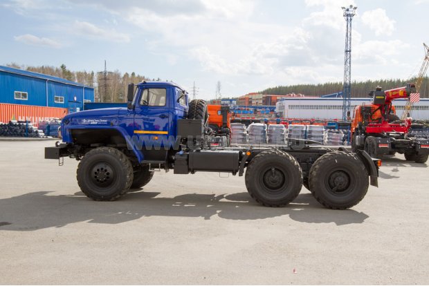 Седельный тягач Урал 44202-0312-60Е5
