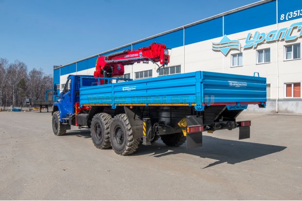 Автомобиль бортовой с КМУ TAURUS 055А (тросовый) с буром 54532Е Урал NEXT 4320-72Е5Г38
