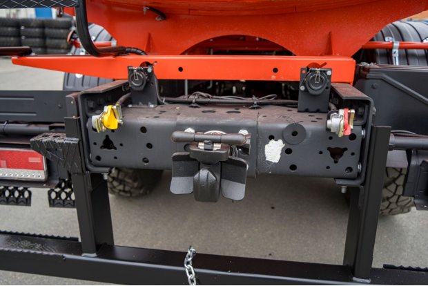 Заднее сцепное устройство