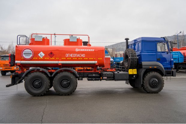 Автотопливозаправщик АТЗ-11-2Б