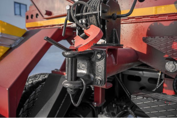 Буксировочная петля