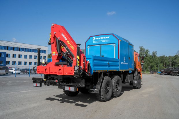 Автофургон с грузовой платформой и КМУ ИМ-150N на шасси Камаз 43118 сп.м. 