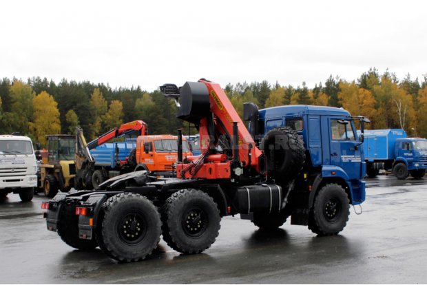 Седельный тягач Камаз с КМУ Palfinger РK-15500 с верхним управлением
