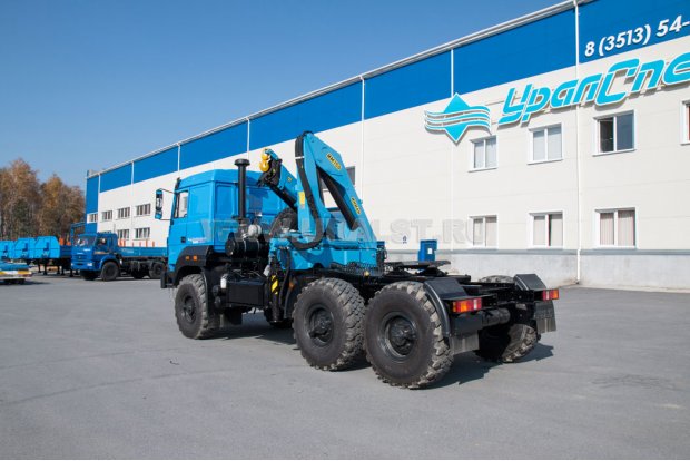 Седельный тягач Урал 44202-3511-82 с КМУ ИМ-150 УСТ-5453