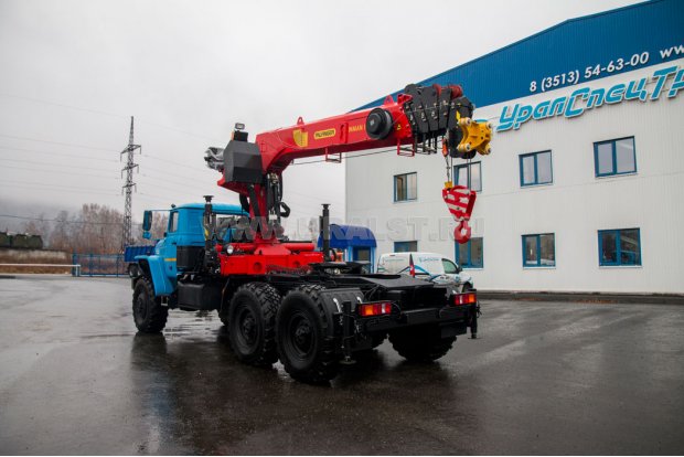 Тягач Урал 4320 с КМУ ИТ-200