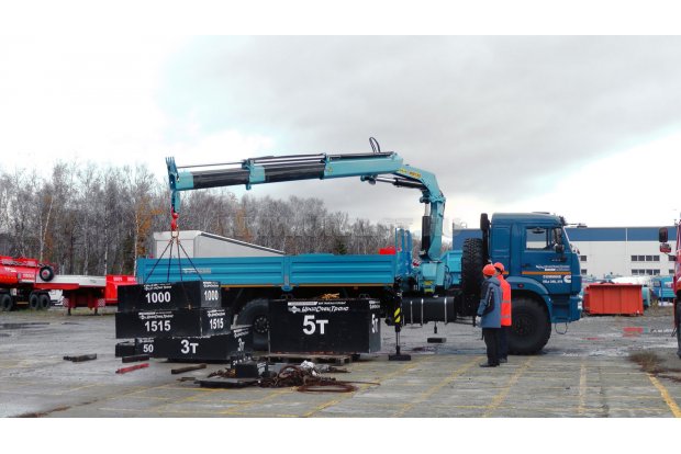 Автомобиль бортовой УСТ-5453 с КМУ ИМ-180 на шасси Камаз 43118-RF