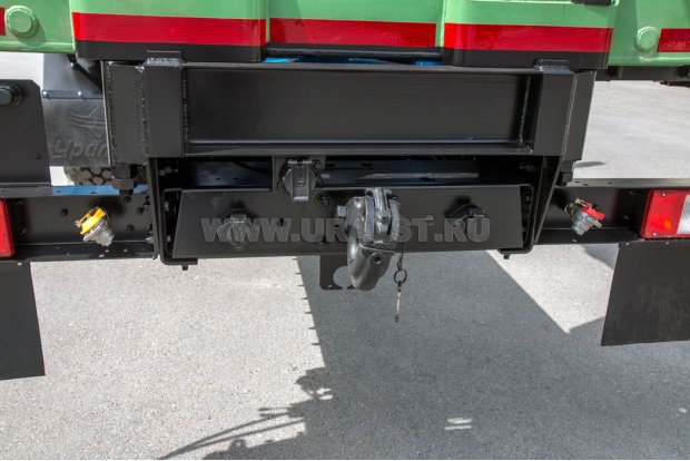 Заднее сцепное устройство