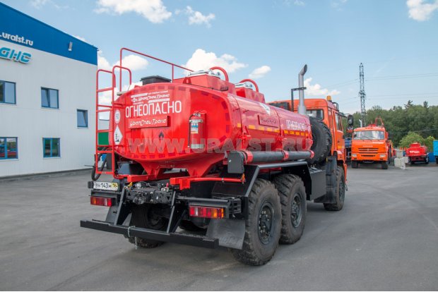 Топливозаправщик Камаз АТЗ-8Б УСТ-5453