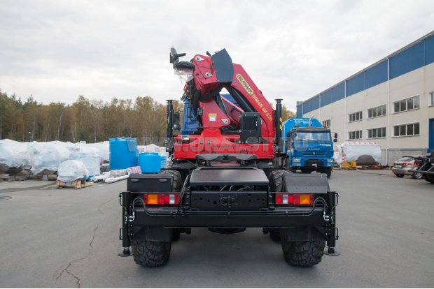 Седельный тягач Камаз 44202-82Е5 с крано-манипуляторной установкой ИМ-320