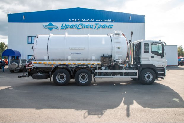 Автоцистерна вакуумная МВ-19 УСТ-5453 на шасси ISUZU