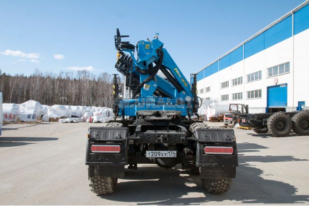 Седельный тягач Камаз 53504-50 с КМУ ИМ-150-04
