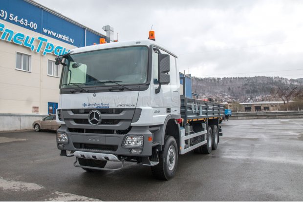 Автомобиль-контейнеровоз бортовой Mercedes-Benz 3346A