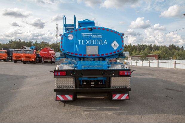 Полуприцеп-цистерна для технической воды