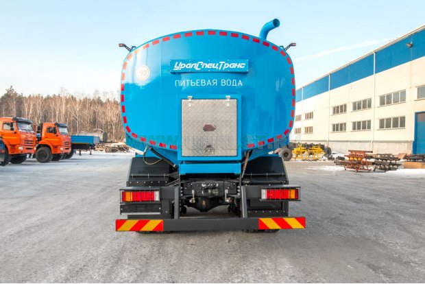 Автоцистерна для питьевой воды АЦПТ-12НО нерж IVECO-AMT TRAKKER 6х6 база 3800мм