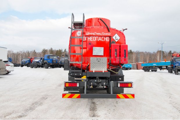 Автотопливозаправщик АТЗ-18-2 IVECO-AMT TRAKKER AD380T45W 4300 ММ, задний УВТ