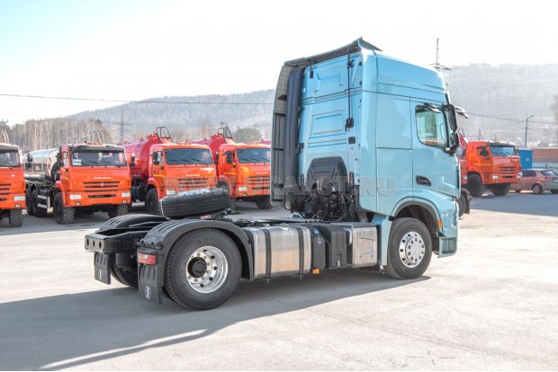 Тягач SHACMAN (ШАКМАН) X6000 4х2 шины 295/80-R22,5, ССУ 1150