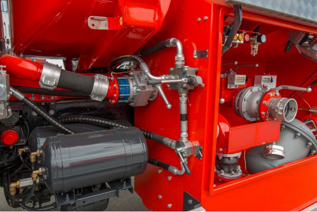 Кран управления гидравлическим приводом насоса