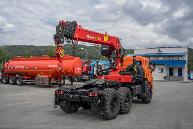 Седельный тягач с КМУ ИТ-200 (тросовый) УСТ 5453 Камаз 43118 сп.м