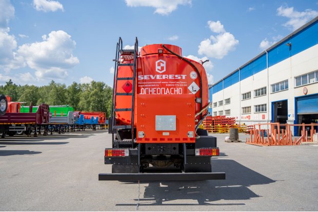 Автотопливозаправщик АТЗ 17-2Б УВТ-40 УСТ 5453 FAW 3250