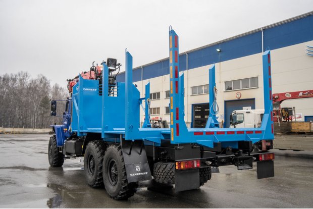 Автомобиль сортиментовоз на шасси Урал М 4320-72 с гидроманипулятором VM10L74