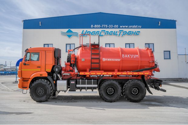 Автоцистерна вакуумная коммунальная МВ-9+1-ОД КО-510 бак для воды Камаз 43118-50 (илососная, два отсека)
