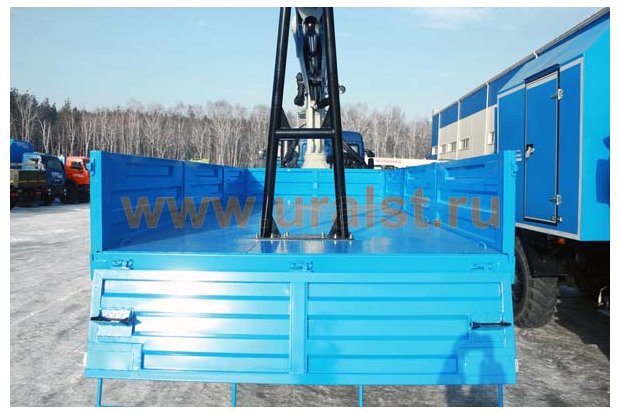 Бортовой автомобиль Камаз 43118-46 с краном-манипулятором ИФ-300С