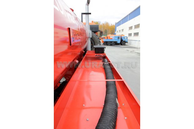 Автоцистерна вакуумная для нефтепродуктов АКН-6,5 ВК-3М УСТ 5453 Камаз 5350-66(D5), доработка под ДОПОГ