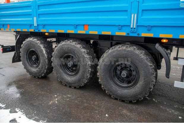 Бортовой полуприцеп ППБ 30Б-31-14К-01 УСТ 9465 (фитинги)