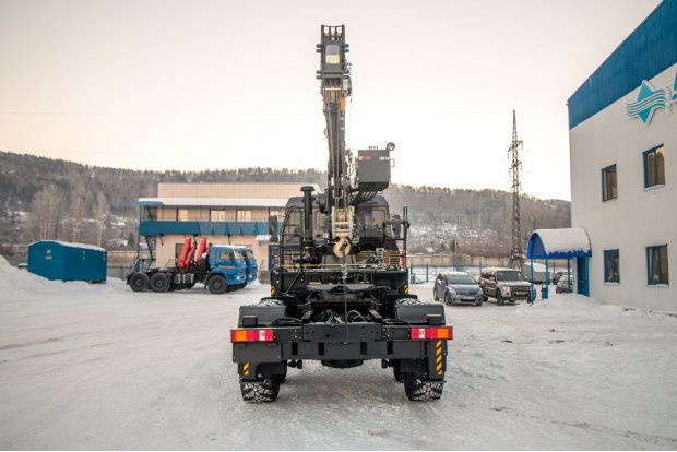 Седельный тягач с КМУ HIAB 190TM (тросовый) УСТ 5453 Урал 44202-82Е5