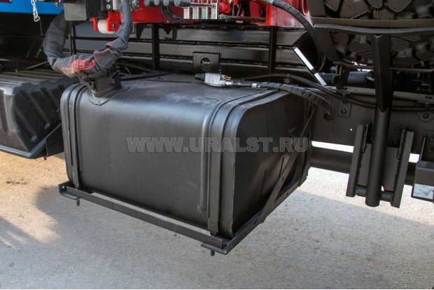 Бортовой с КМУ Fassi F155A.0.22 за кабиной УСТ 5453 Урал 4320-4971-82, сп.м
