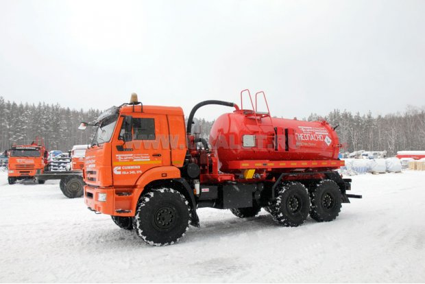 Автоцистерна вакуумная для нефтепродуктов АКН-9-ОД PNR УСТ 5453 Камаз 43118 (Cummins) сп.м., доработка под ДОПОГ