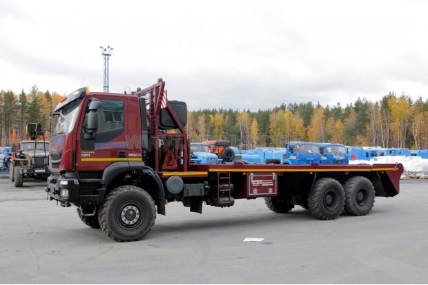 Контейнеровоз Ивеко AMT 633940 (Булитовоз) (навесное оборудование)
