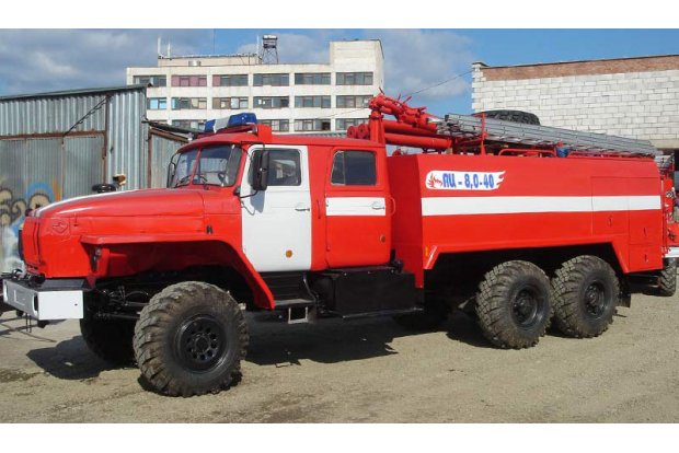 АЦ-8,0-40 Урал 4320 в задн. отсеке