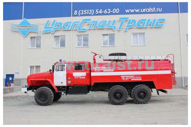 АЦ-8,0-40 Урал 4320 в кабине
