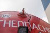Смотровой люк контроля заполнения емкости
