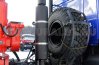 Выхлопная система нефтепромысловой автоцистерны за кабиной и вверх