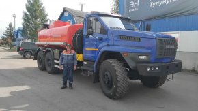 Автотопливозаправщик АТЗ-10Б Урал NEXT 4320-72 ДОПОГ в работе