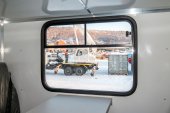 Окно с форточкой в пассажирском отсеке