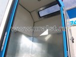 Грузовой отсек, окно на скосе крыши