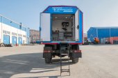 Выдвижной трап и двустворчатая входная дверь