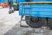Откидная лестница на борту