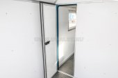 Перегородка с дверью в отсек отдыха