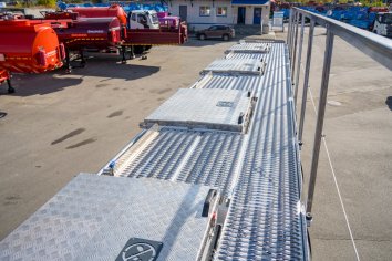 Площадка обслуживания заливных горловин