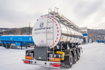 Лестница на площадку обслуживания