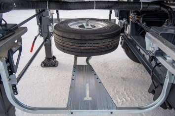 Корзина под два запасных колеса