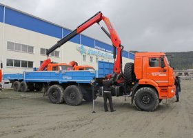 Бортовой Камаз 43118 с КМУ Palfinger PK 15500 в работе